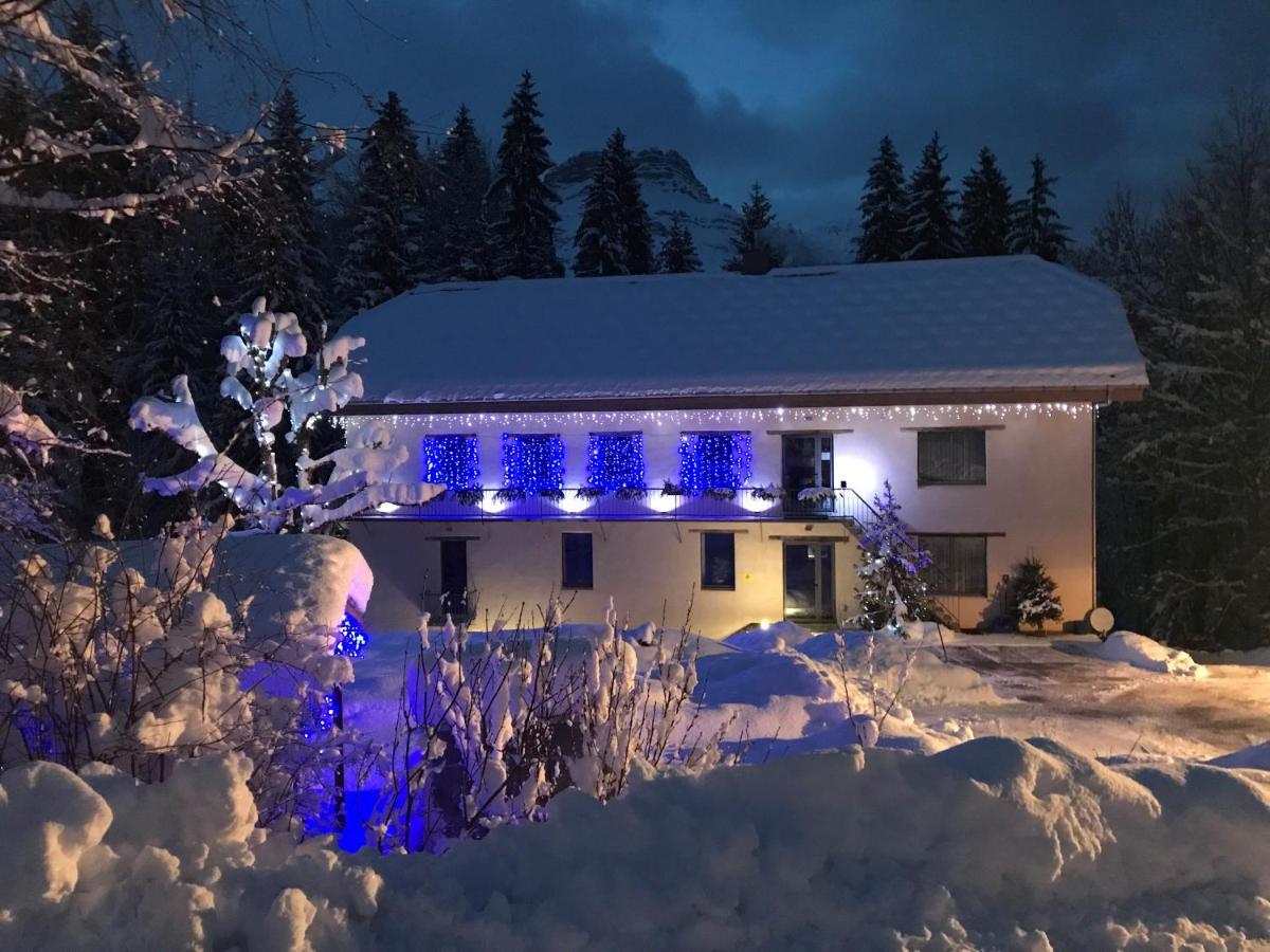 Le Moulin Des Olirics Villa Саланш Екстериор снимка