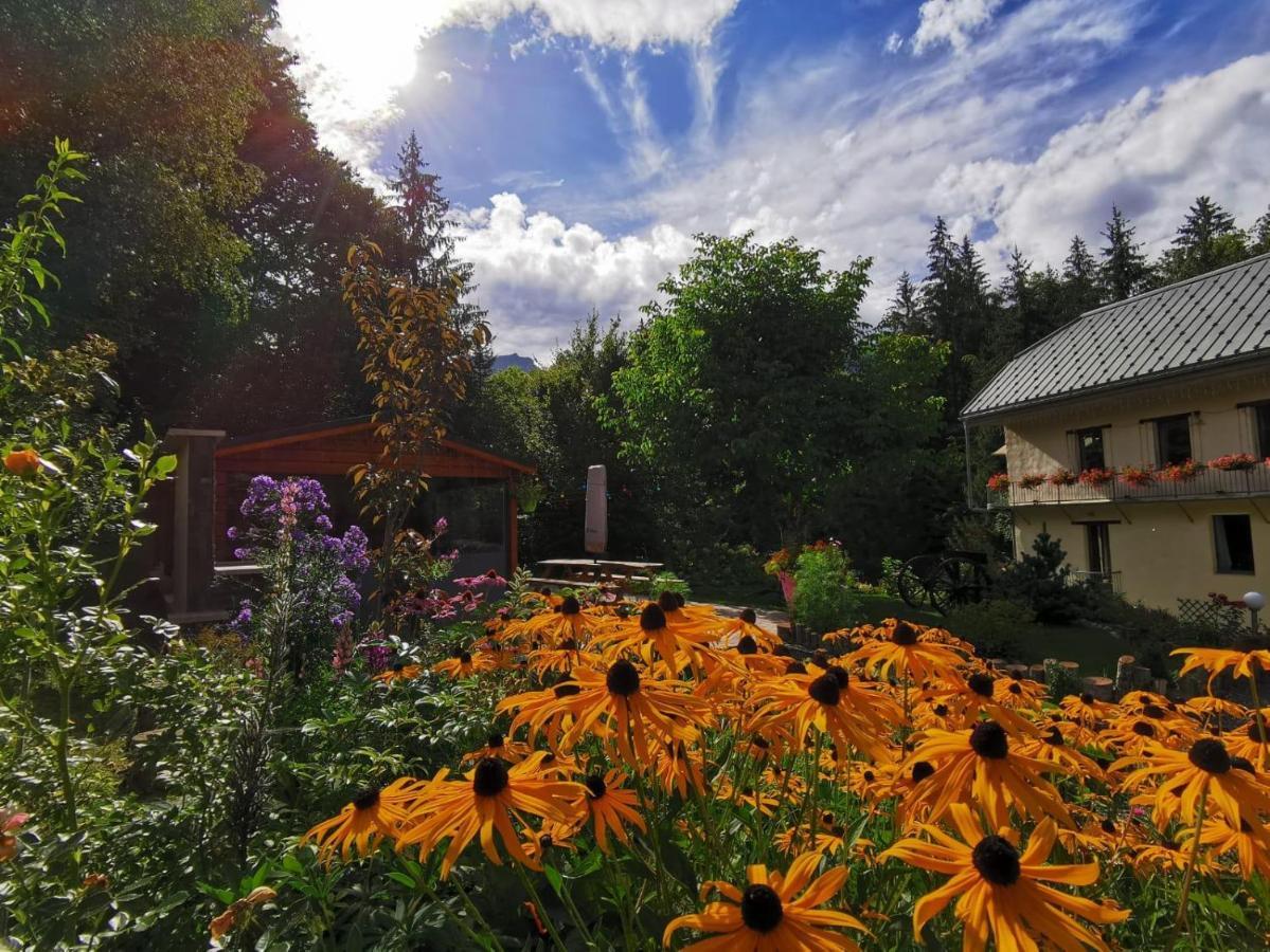 Le Moulin Des Olirics Villa Саланш Екстериор снимка
