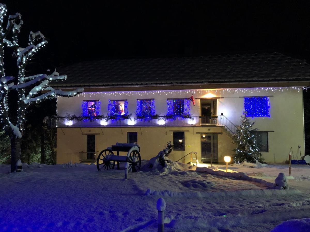 Le Moulin Des Olirics Villa Саланш Екстериор снимка